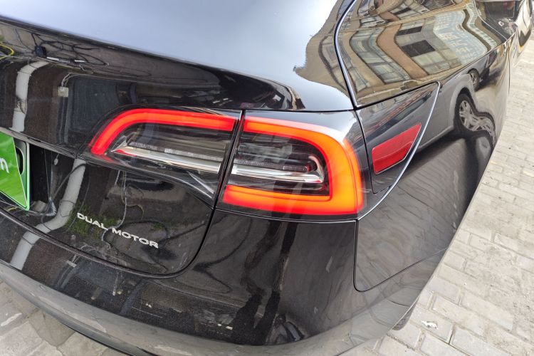 特斯拉 Model 3(进口) 2019款 长续航全轮驱动版车身外观9