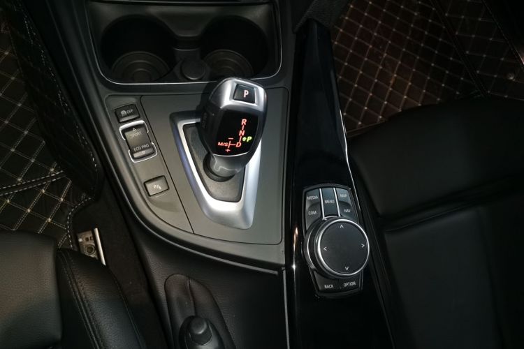 宝马3系 2019款 320Li 时尚型局部细节18