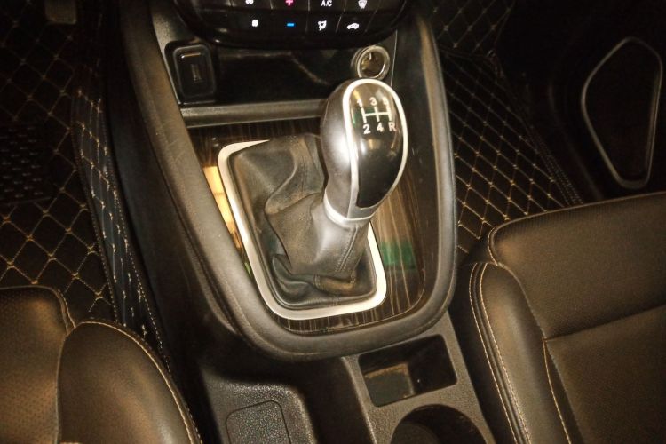 SWM斯威汽车 SWM斯威X7 2016款 1.8L 手动豪华型 7座中控内饰18