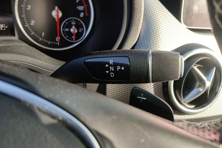 奔驰B级 2018款 B 200 动感型局部细节18