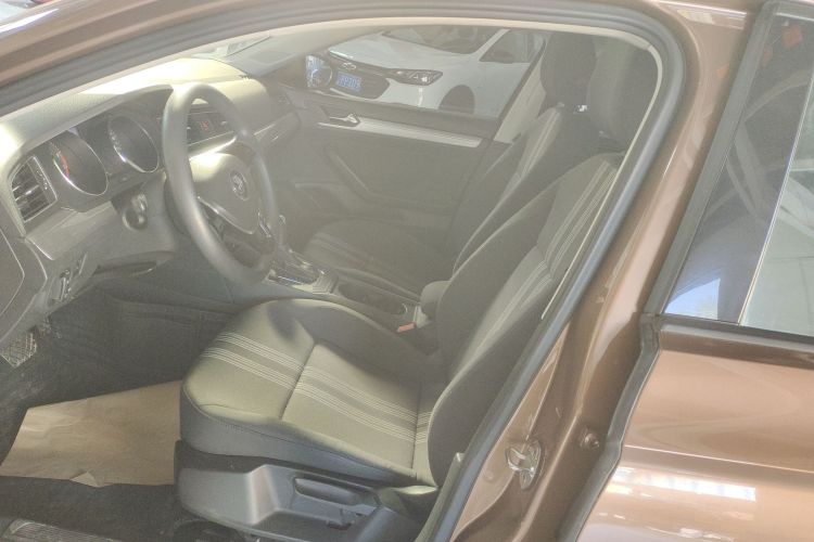 大众 凌渡 2017款 230TSI DSG风尚版中控内饰19