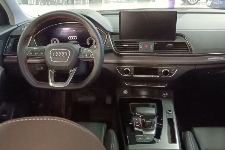 奥迪Q5L 2022款 改款 40T 豪华动感型中控内饰12