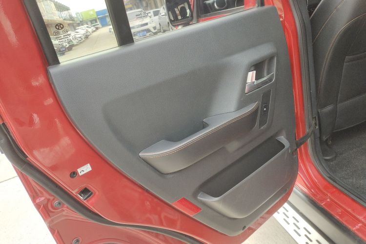 北京BJ40 2016款 40L 2.3T 自动四驱尊享版中控内饰49