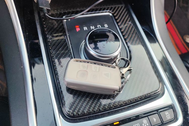 捷豹XEL 2019款 2.0T 200PS 精英版中控内饰11