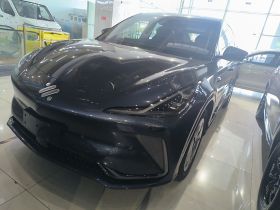 智己汽车 智己LS7 2023款 77kWh Urban Fit后驱版