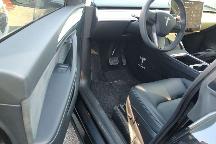 特斯拉 Model Y 2023款 后轮驱动版中控内饰20