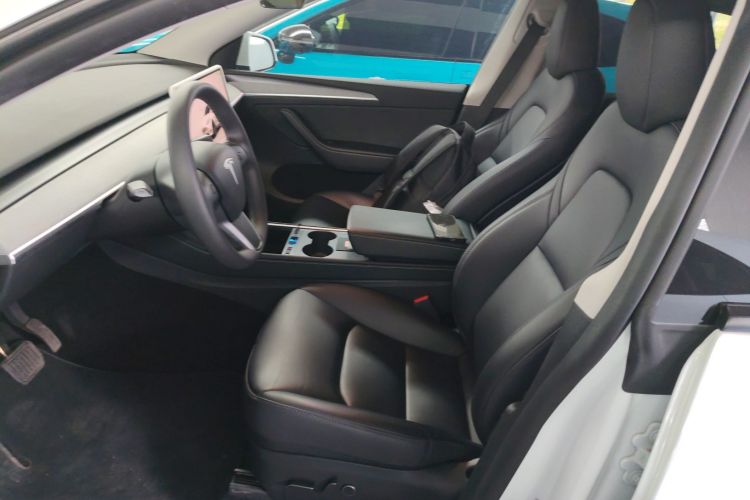 特斯拉 Model Y 2024款 后轮驱动版中控内饰19