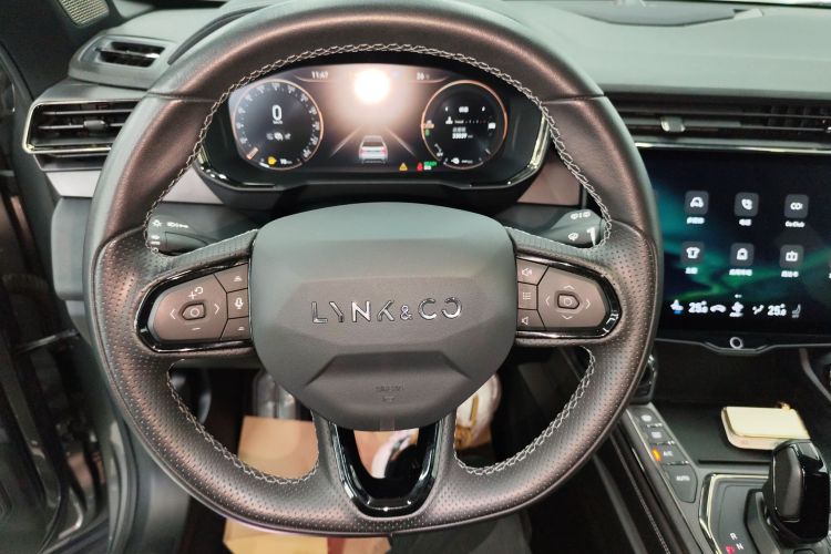 领克01 EM-P 2021款 1.5TD PHEV Halo中控内饰13