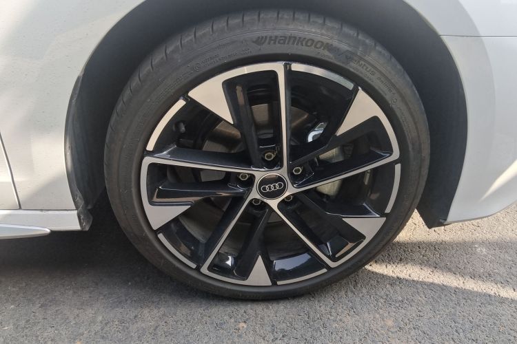 奥迪A3 2025款 A3L Limousine 35TFSI 飞驰尊享型车身外观6007