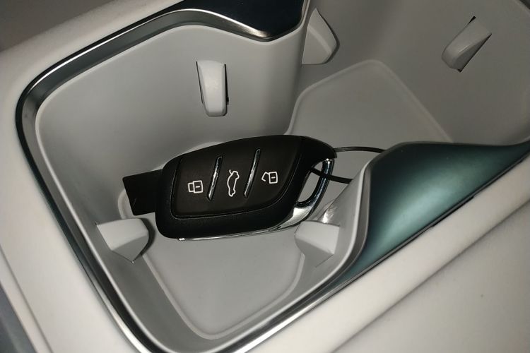 名爵 MG4 EV 2026款 437 从容版中控内饰7001