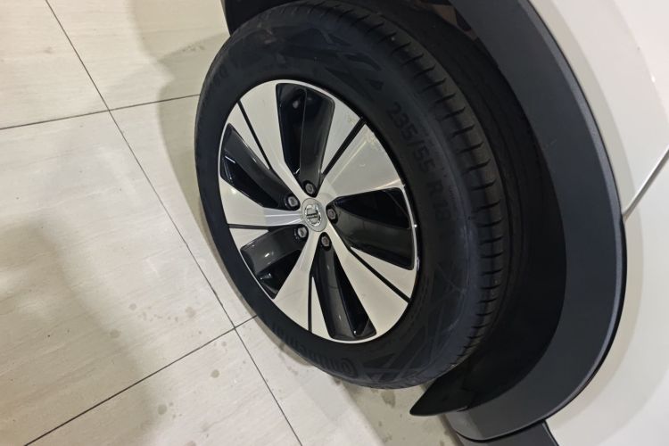 沃尔沃XC40 2023款 B3 智远豪华版车身外观6008