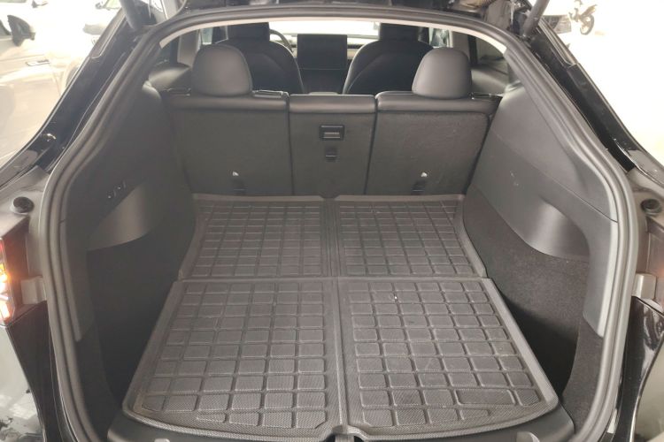 特斯拉 Model Y 2021款 标准续航后驱版机舱底盘23