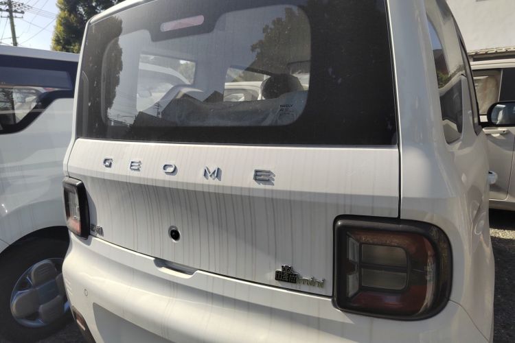 吉利银河 2024款 熊猫mini 200km 耐力熊车身外观6