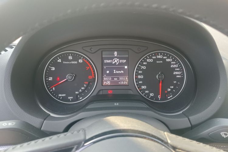 奥迪A3 2019款 Sportback 35 TFSI 风尚型 国VI中控内饰15