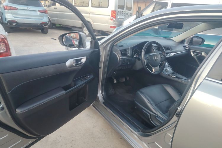 雷克萨斯CT 2014款 CT200h 精英版 单色中控内饰7003