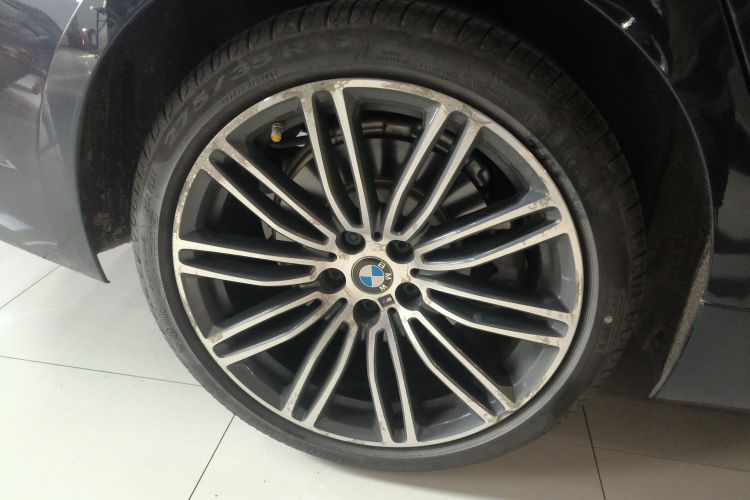 宝马5系 2018款 改款 530Li xDrive M运动套装车身外观6008