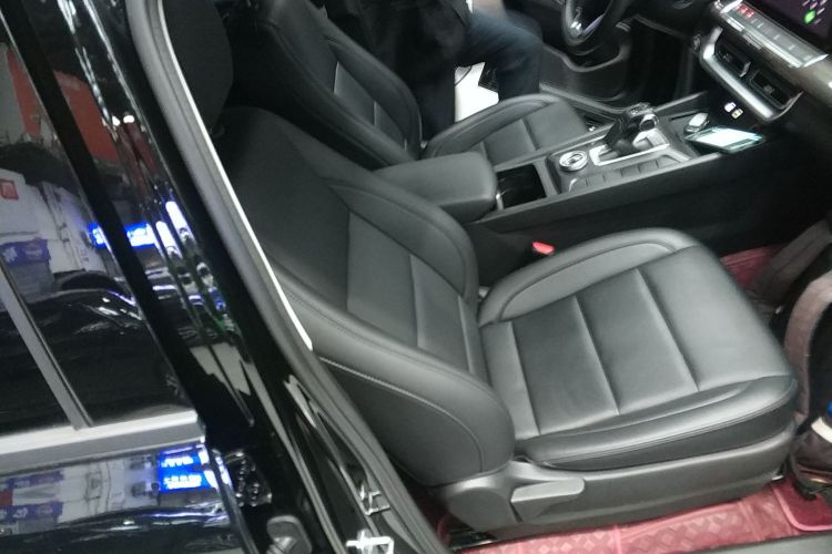 长城 炮 2023款 2.0T商用版自动柴油两驱精英型长箱GW4D20M局部细节41