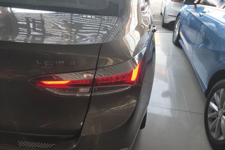 别克 英朗 2021款 典范 1.5L 自动精英型车身外观9