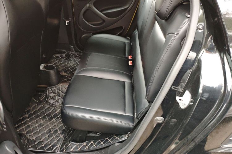 smart forfour 2016款 1.0L 52千瓦灵动版中控内饰7004