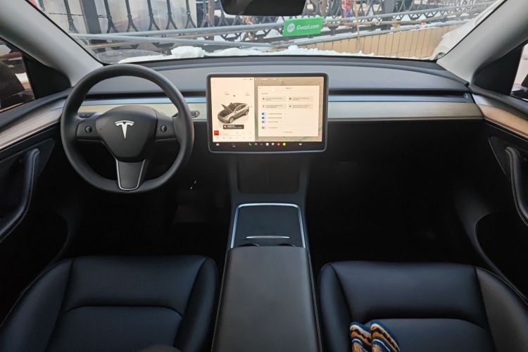 特斯拉 Model Y 2022款 改款 长续航全轮驱动版中控内饰12