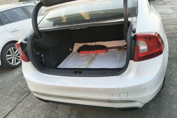 沃尔沃S60 2015款 S60L T5 智驭版机舱底盘23