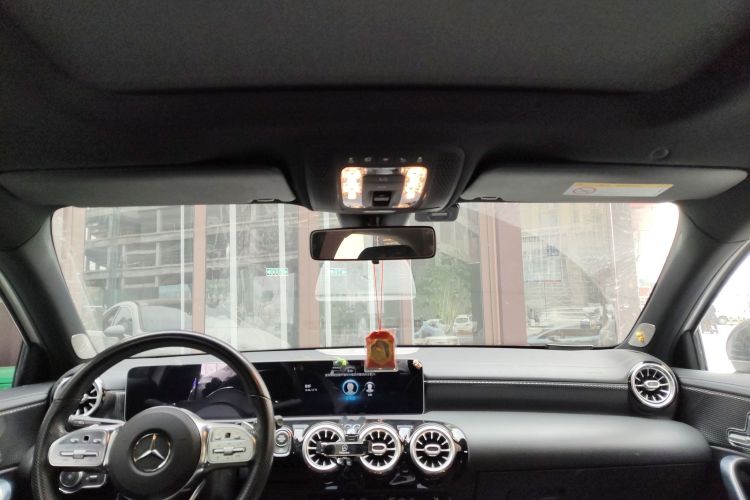 奔驰A级 2020款 A 200 L 运动轿车中控内饰22