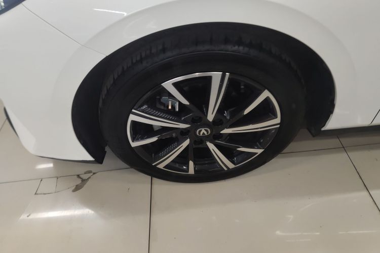 长安 逸动 2024款 1.5T GDI自动 尊贵型车身外观6007