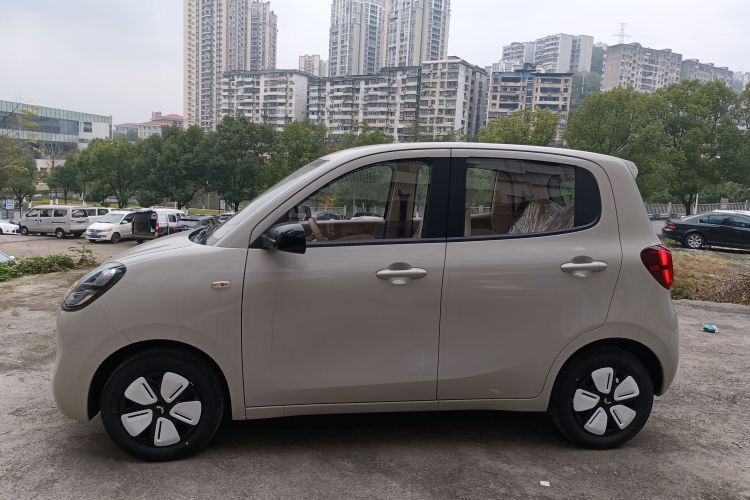 五菱汽车 宏光MINIEV 2025款 四门版 进阶款车身外观4