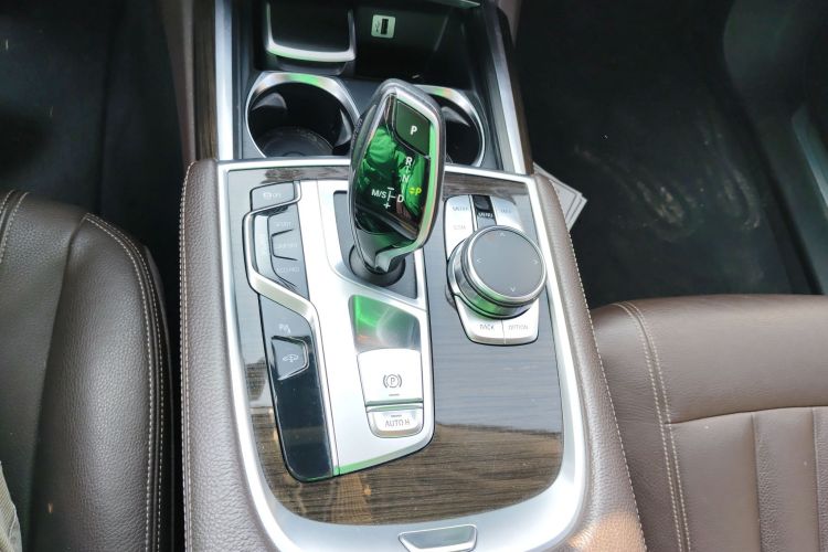 宝马7系 2017款 730Li 领先型局部细节18