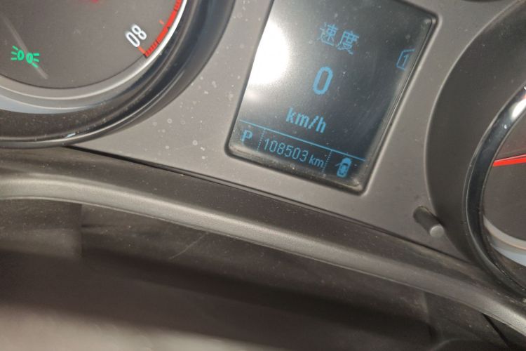 别克 君威 2015款 1.6T 时尚技术型中控内饰15