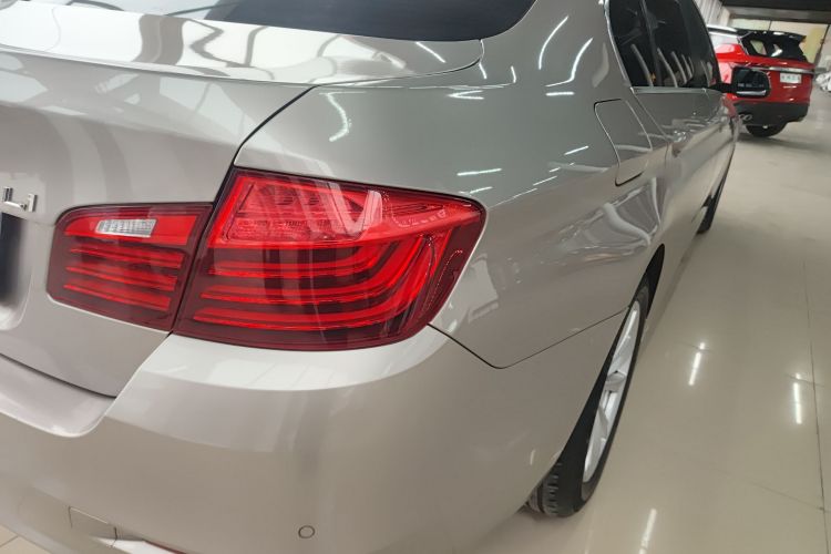 宝马5系 2014款 520Li 典雅型车身外观9