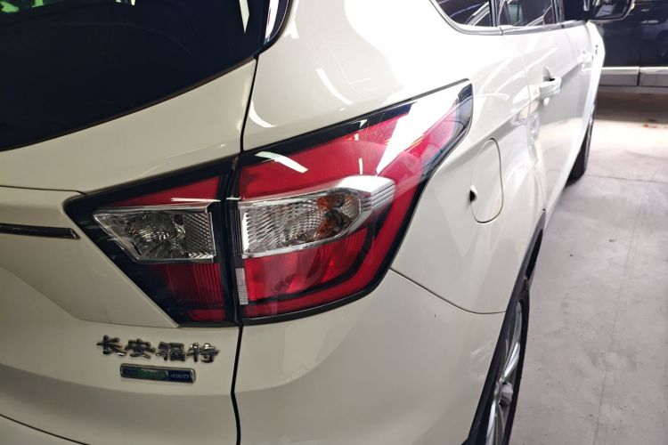 福特 翼虎 2017款 EcoBoost 245 四驱尊翼型车身外观9