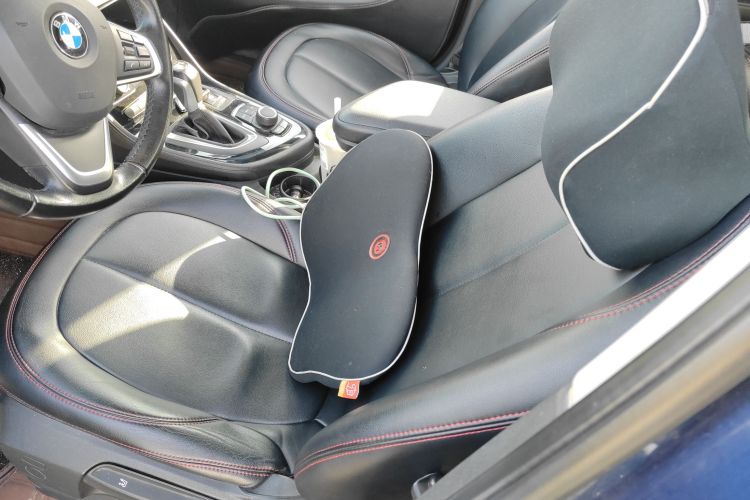 宝马2系旅行车 2016款 218i 领先型局部细节19