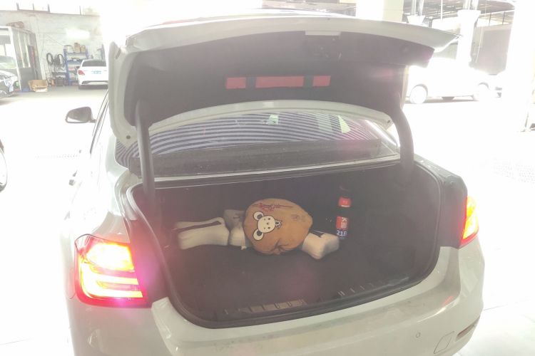 宝马3系 2015款 320Li 超悦版时尚型局部细节23