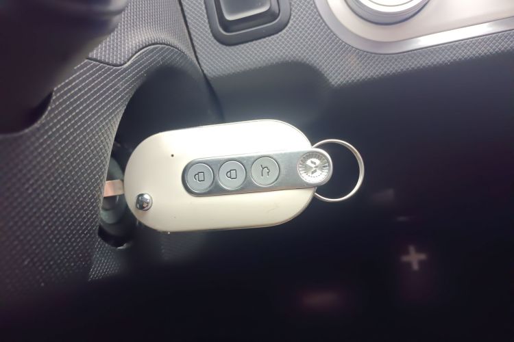 五菱汽车 宏光MINIEV 2022款 马卡龙臻享款 磷酸铁锂中控内饰7001