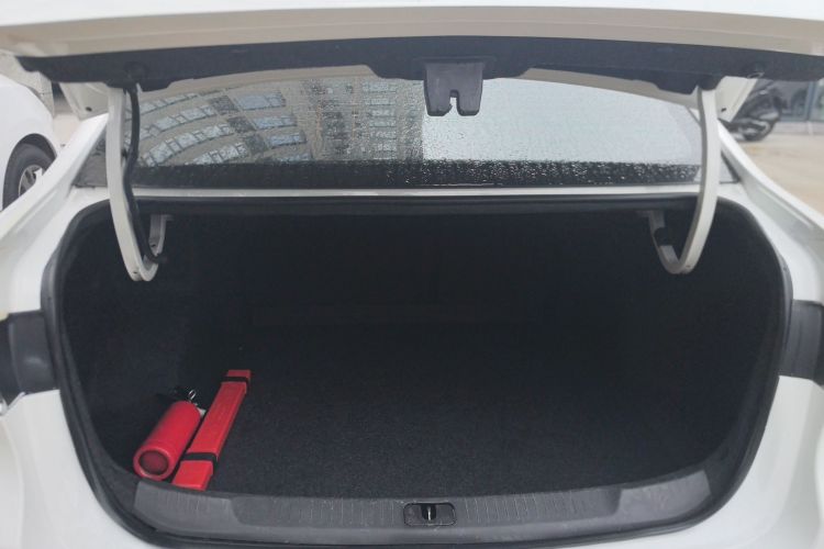 别克 英朗 2019款 18T 自动互联精英型 国V机舱底盘23