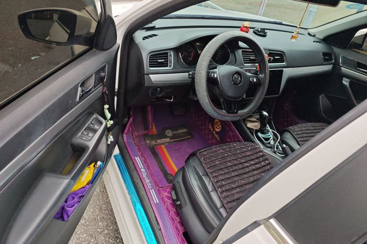 大众 朗行 2017款 180TSI DSG舒适版中控内饰7003