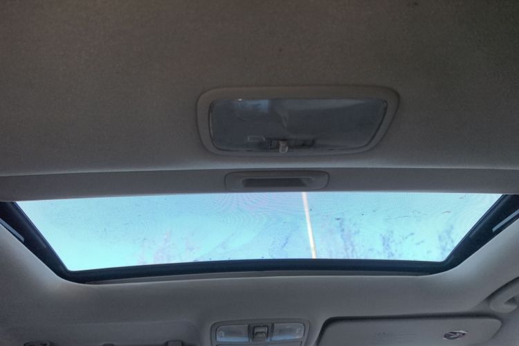 现代 悦动 2011款 1.6L 自动豪华型中控内饰22