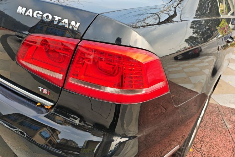 大众 迈腾 2015款 1.8TSI 豪华型车身外观9