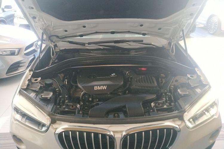 宝马X1 2016款 sDrive18Li 尊享型机舱底盘24