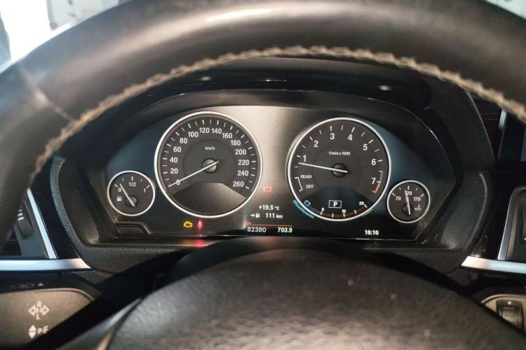 宝马3系 2019款 320Li 时尚型中控内饰14