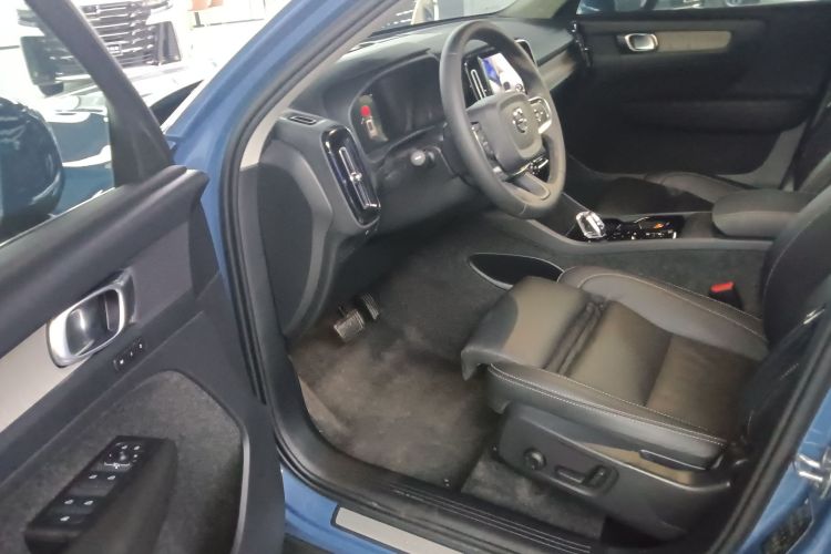 沃尔沃XC40 2023款 B4 四驱智远豪华版中控内饰7003