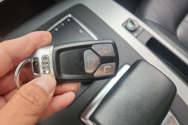 奥迪Q5L 2020款 改款 40 TFSI 荣享时尚型中控内饰11