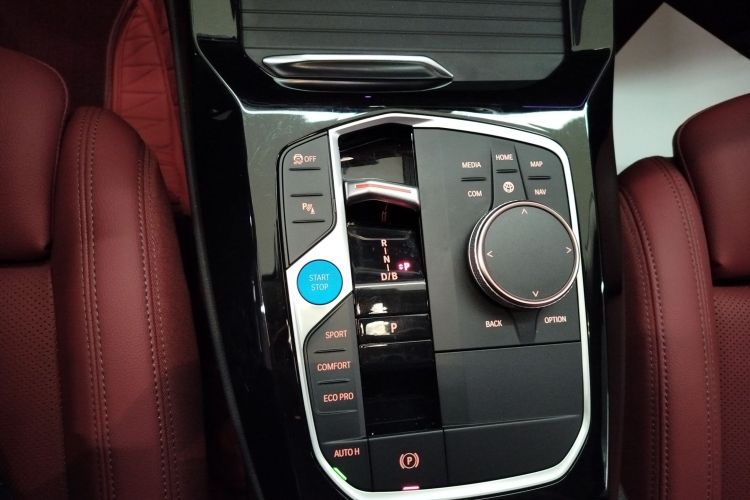 宝马iX3 2024款 领先型中控内饰18