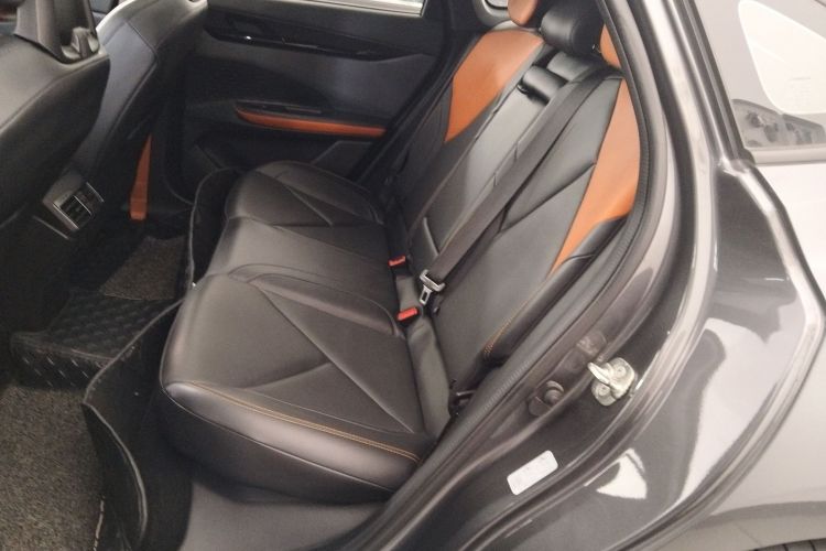 长安UNI-V 2022款 1.5T 尊贵型中控内饰7004