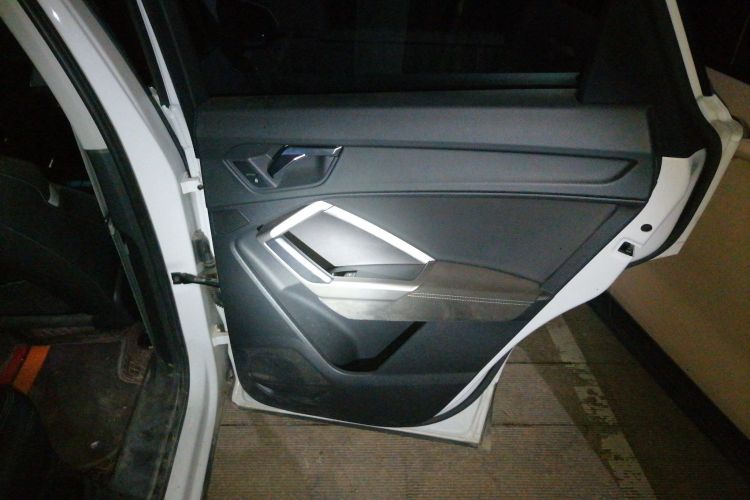 奥迪Q3 2019款 35 TFSI 进取动感型中控内饰7006