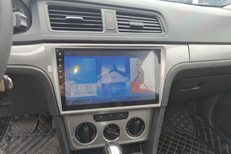 大众 朗逸 2013款 改款经典 1.6L 自动风尚版中控内饰16