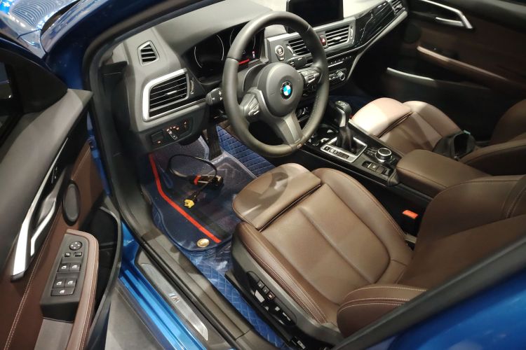 宝马1系 2019款 118i M运动套装中控内饰7003