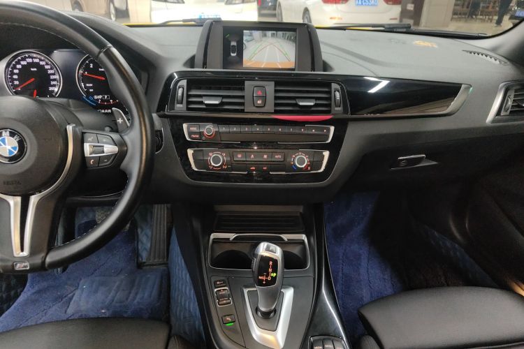 宝马2系(进口) 2018款 220i 敞篷轿跑车 运动设计套装局部细节16