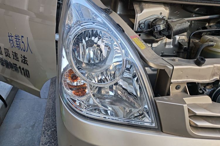 五菱汽车 五菱荣光S 2023款 1.5L 基本型 5/7座车身外观8